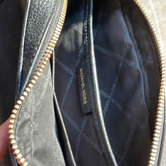 Michael Kors CrossBody Bag - Picture 9 of 12